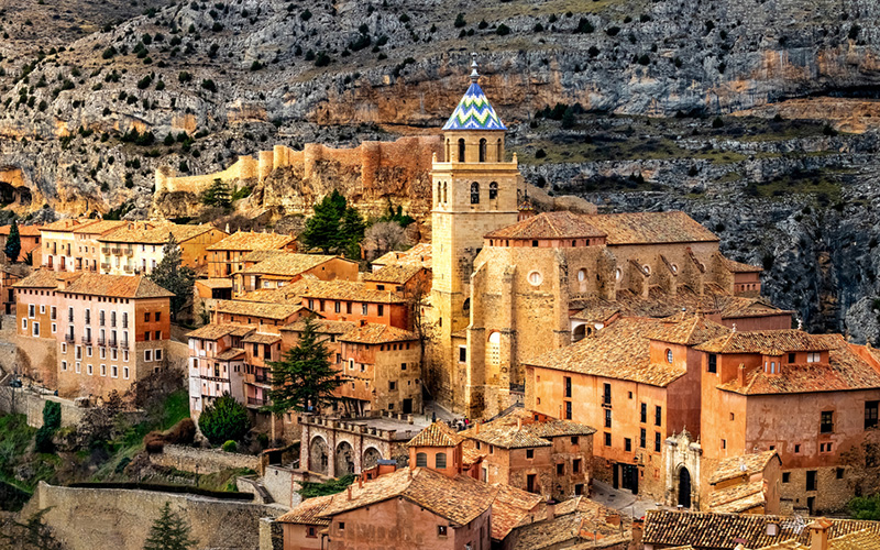 Uitzicht over de prachtige stad Albarracin