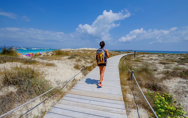 Een wandelpad door natuurpark Ses Salines op Formentera