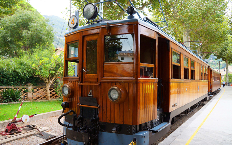 Authentieke houten trein