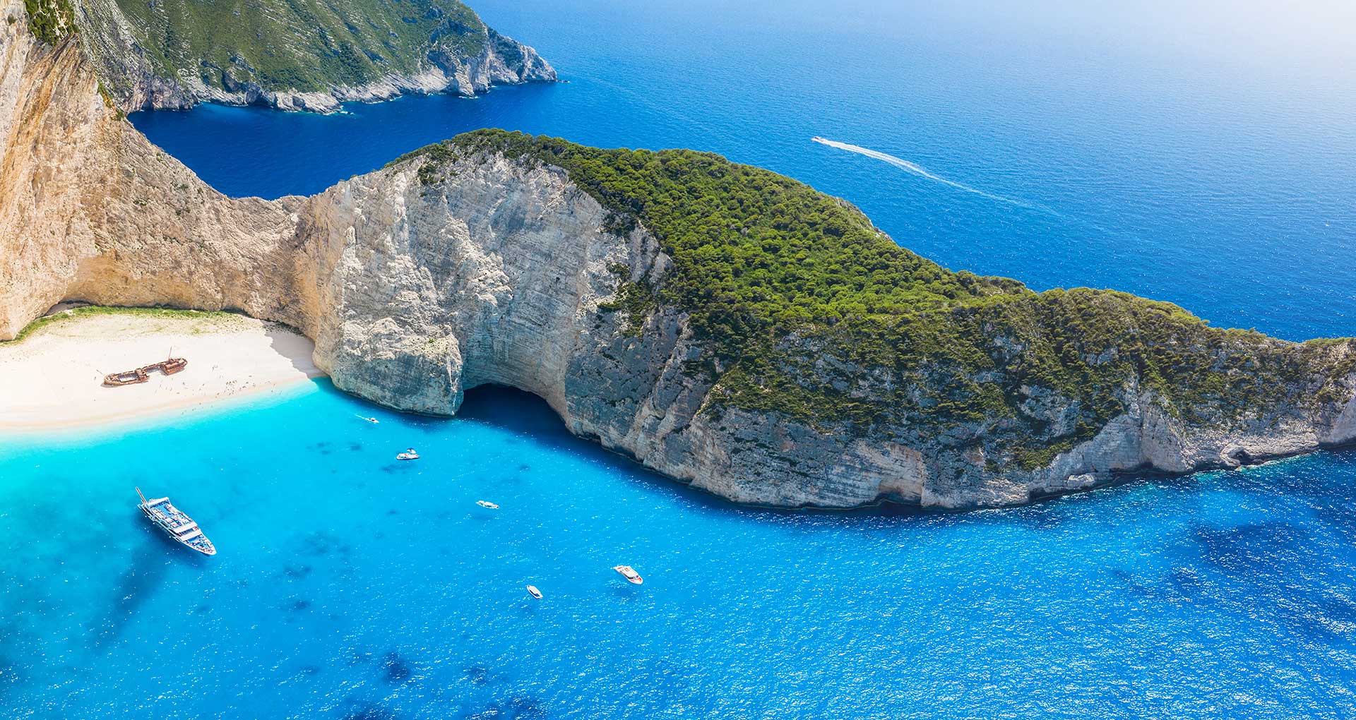 Het scheepswrak van Navagio is één van de bezienswaardigheden op Zakynthos