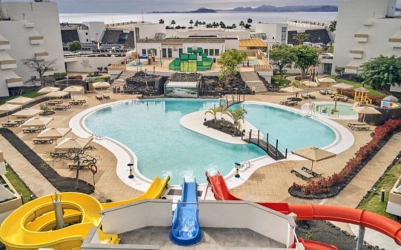 Hotel Dreams Lanzarote zwembad met glijbanen
