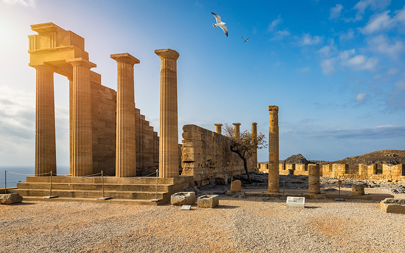 In het dorpje Lindos is veel geschiedenis te vinden zoals de tempel van Athena