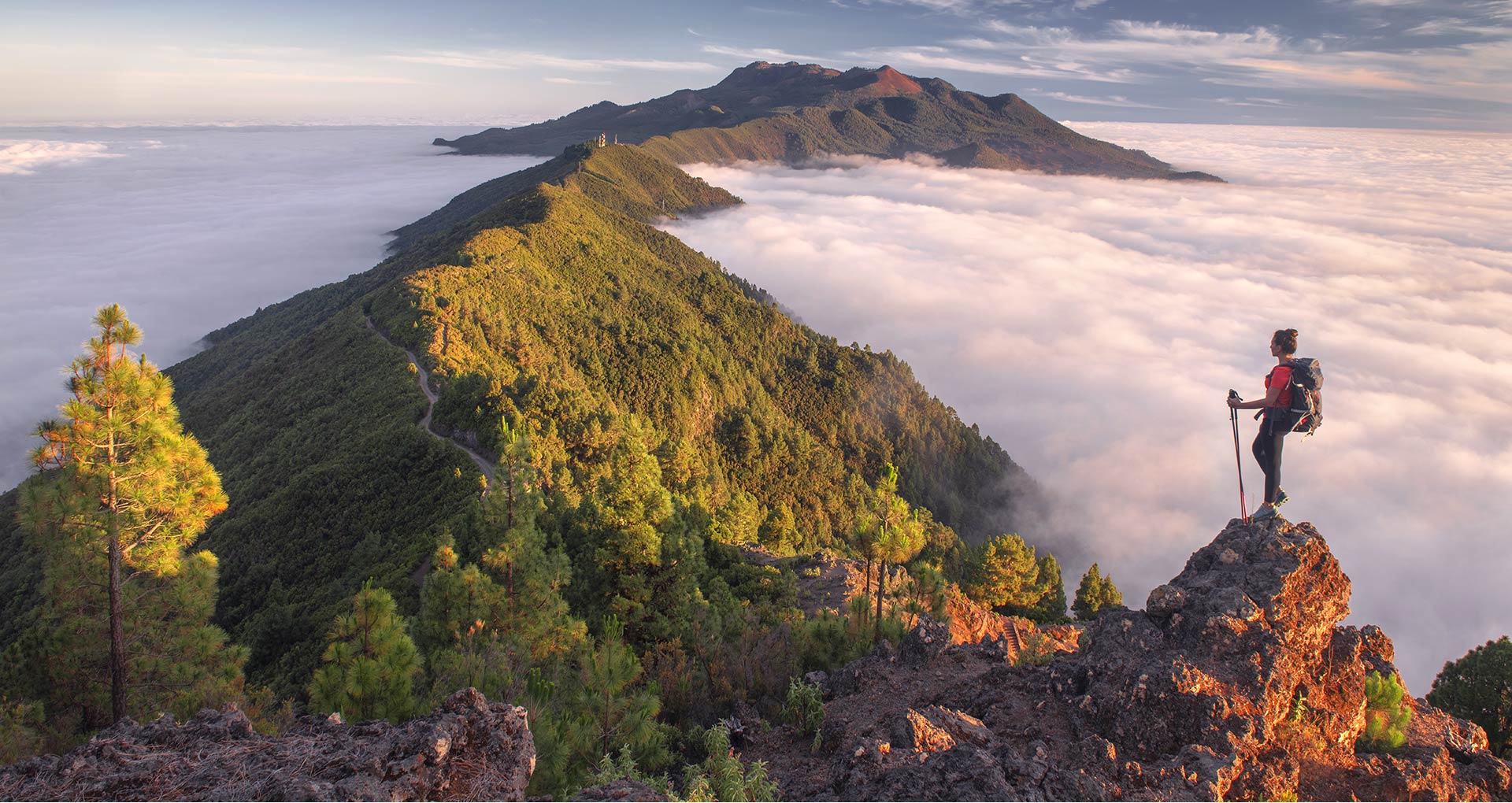 La Palma groene bergrug met wolken