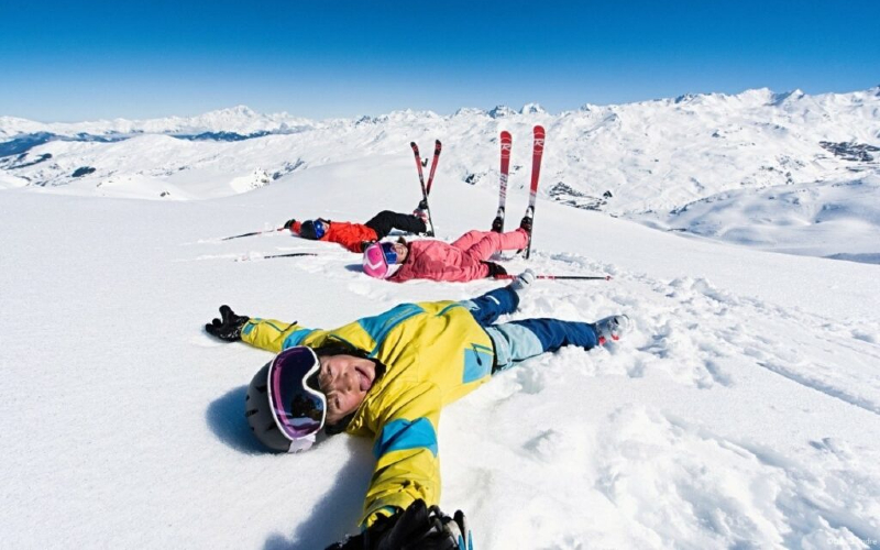 Wintersport met familie: kinderen genieten van de sneeuw