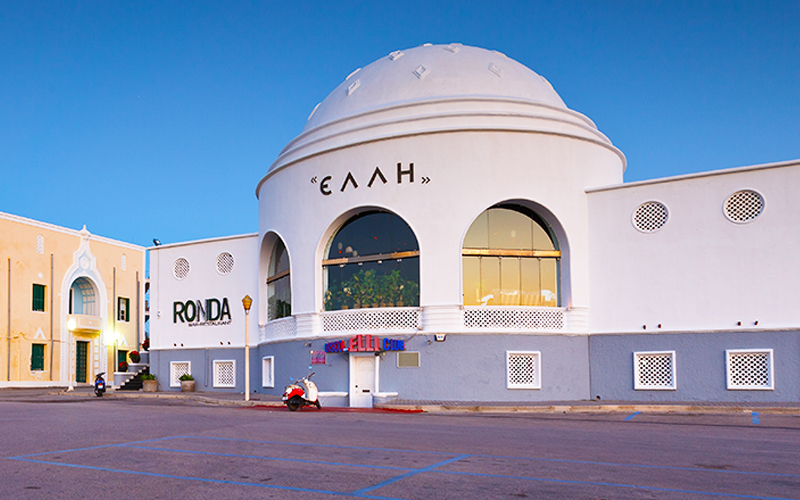Ronda is een bijzonder restaurant en beachclub omdat het een prachtig rond gebouw is
