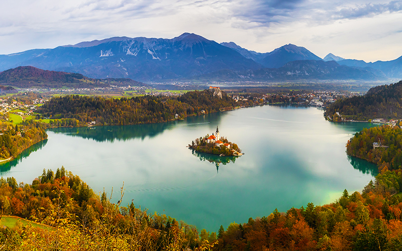 Het Meer van Bled in Slovenië, vanuit een bovenaanzicht