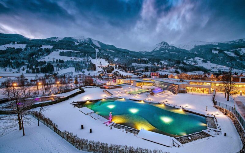 alpentherme gastein avond thermen lichtjes